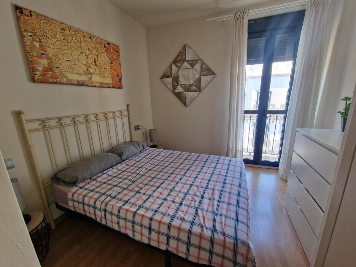 סביליה Castilla Del Cachorro, Apto De 2 Dormitorios En Triana מראה חיצוני תמונה